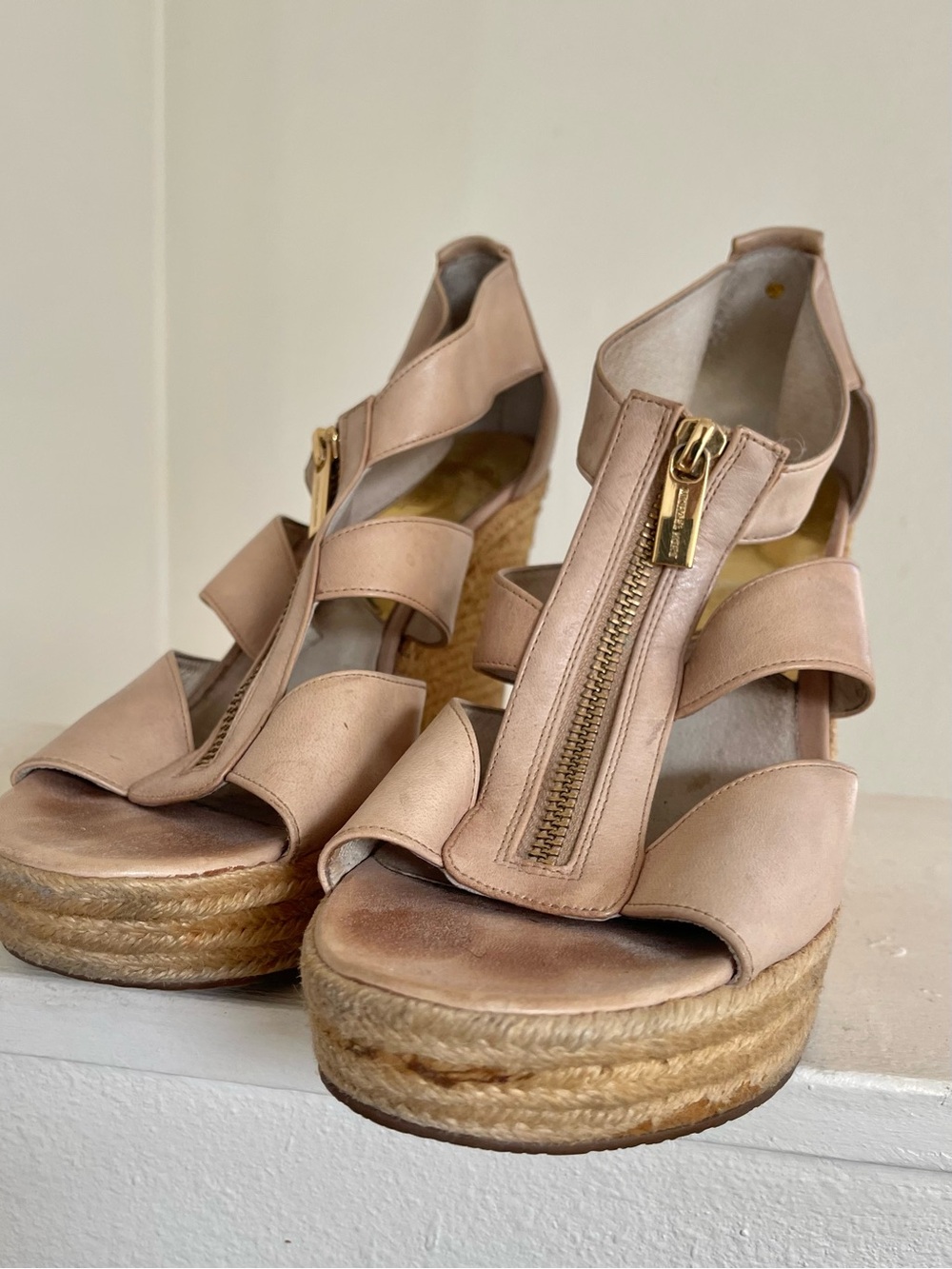 Micheal Kors Leather Wedge Espadrille Sandals in Blush Pink with Front Zip